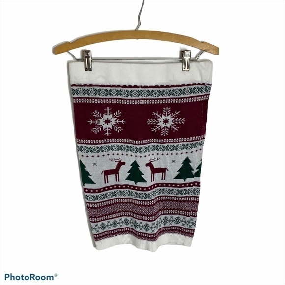 Ugly Christmas Sweater Skirt NWT Medium Red Green Women’s - Picture 4 of 8